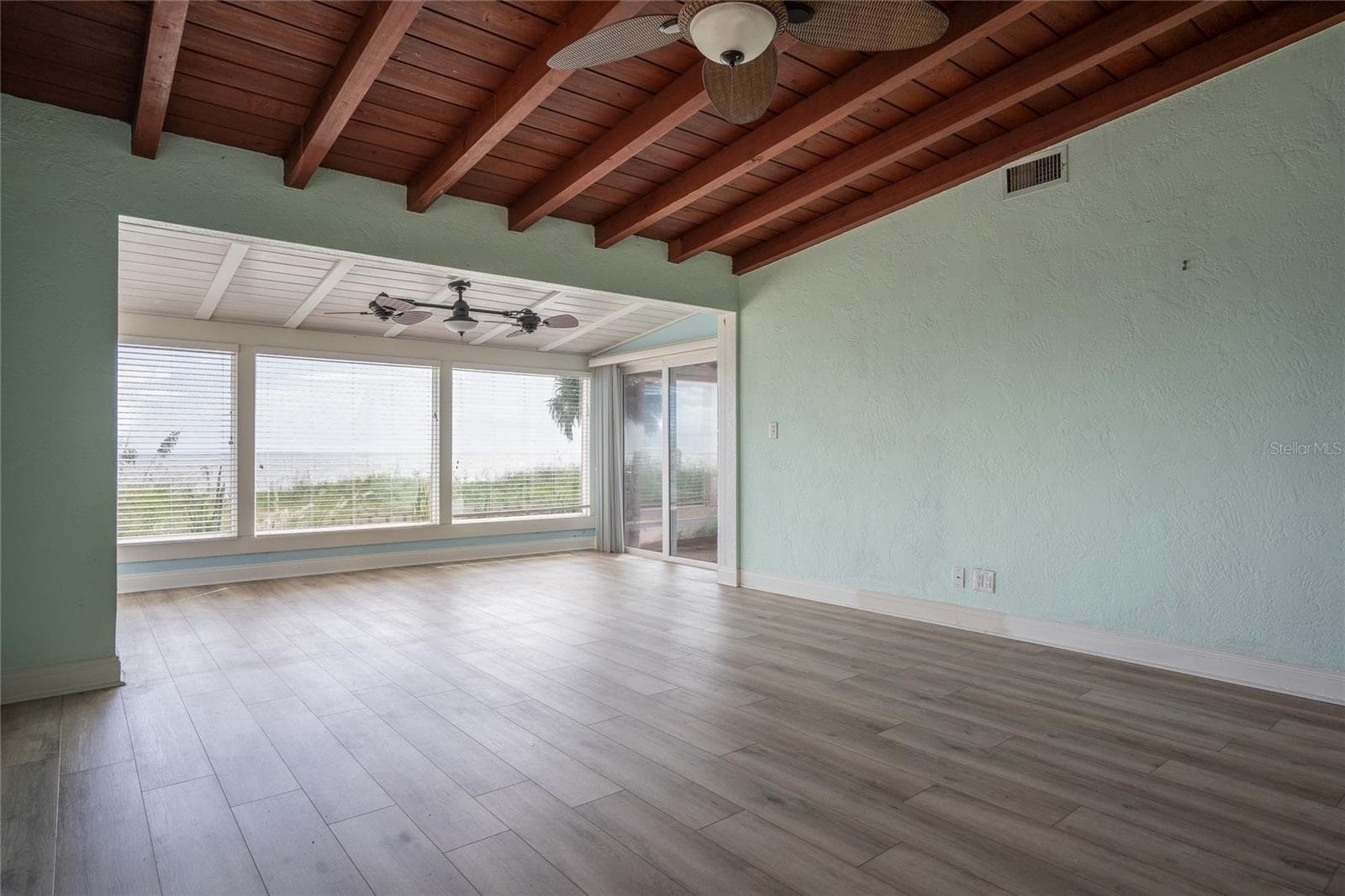 Floor to ceiling Florida room! - 10 OCEAN EDGE DR, ORMOND BEACH