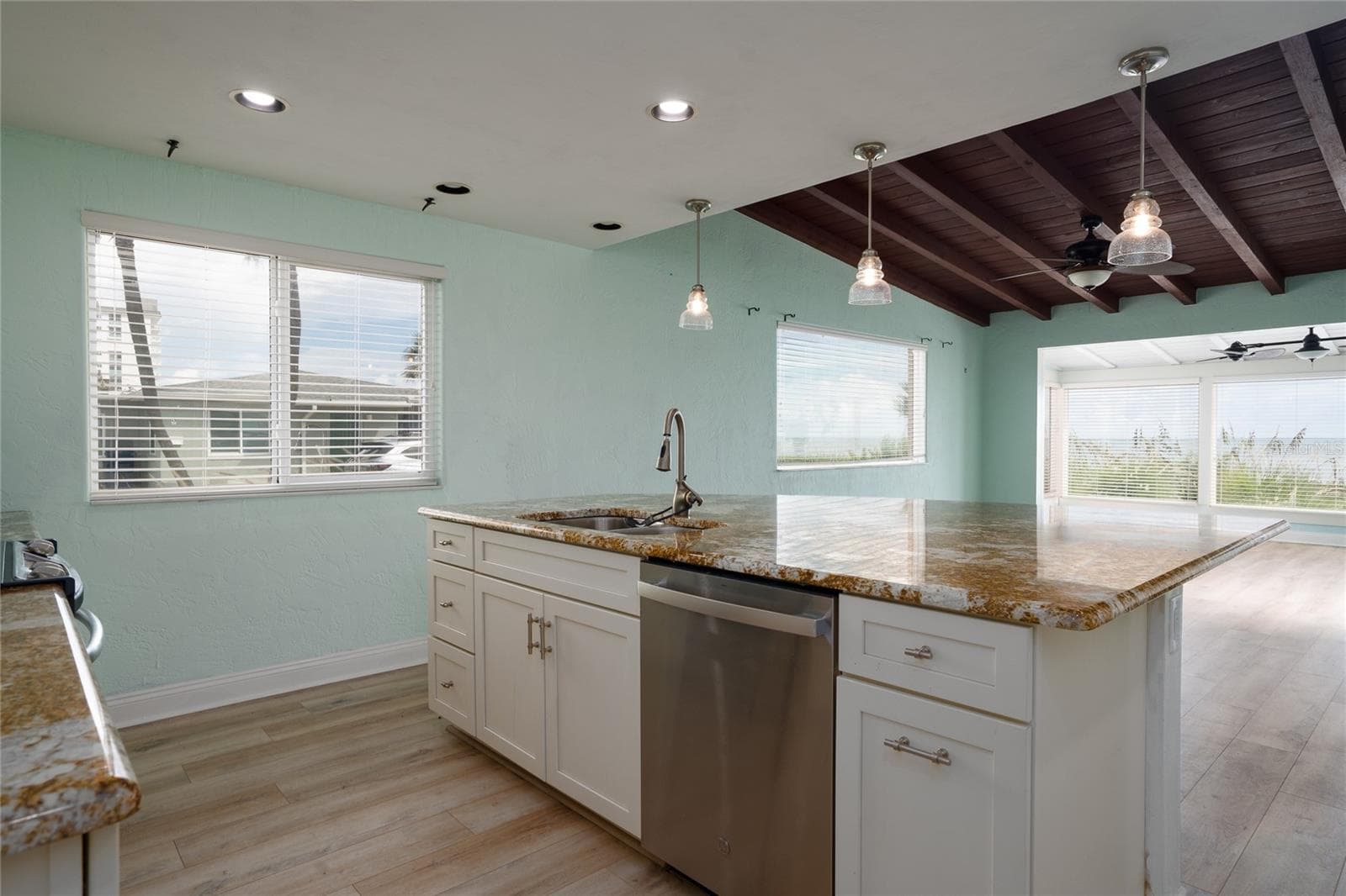 Large breakfast bar and island! - 10 OCEAN EDGE DR, ORMOND BEACH
