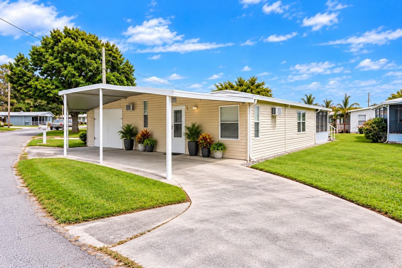 Mobile Home at 1405 WESTLAND DR, TAVARES, photo 5 of 23