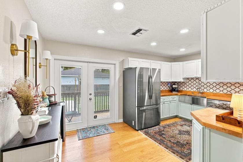 Single Family Residence at 2313 CARROLL PL, TAMPA, photo 6 of 35