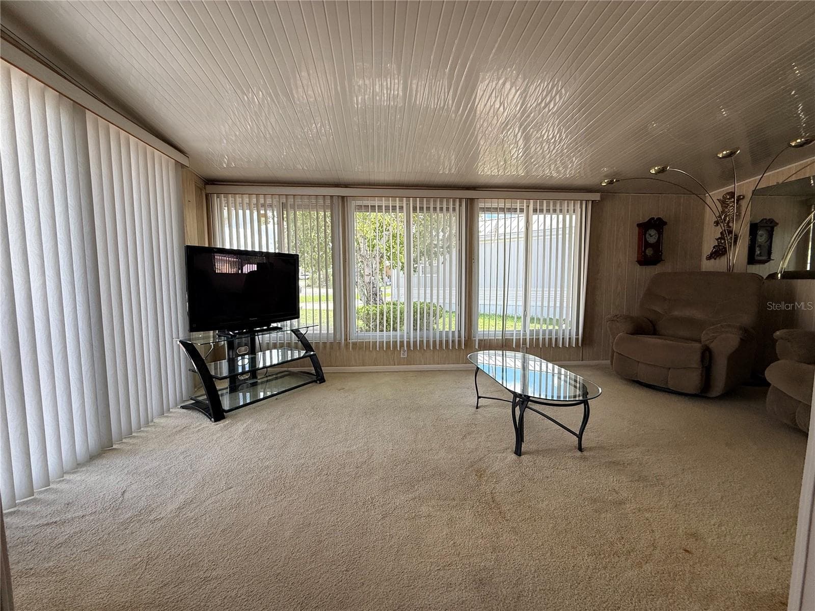 Living Room Area - 427 CENTER CREST BLVD, DAVENPORT