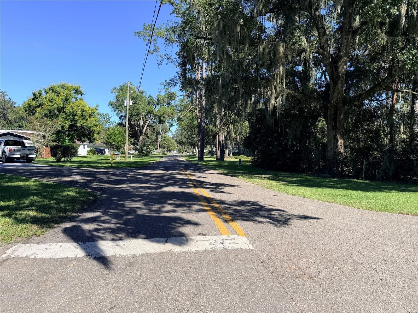 View of the road to the house - 1774 NE 12TH ST, OCALA