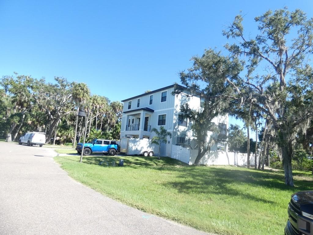Neighbor - 5405 TROPICAL WOODS CT, PORT RICHEY