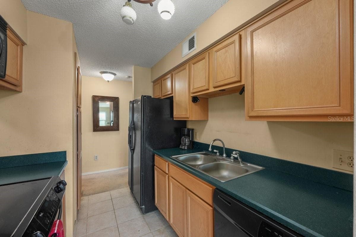 Condominium at 1401 S PALMETTO AVE #622, DAYTONA BEACH, photo 6 of 39