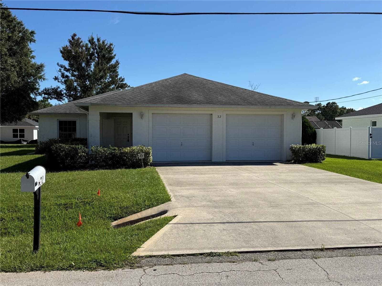 32 RAELAND LN