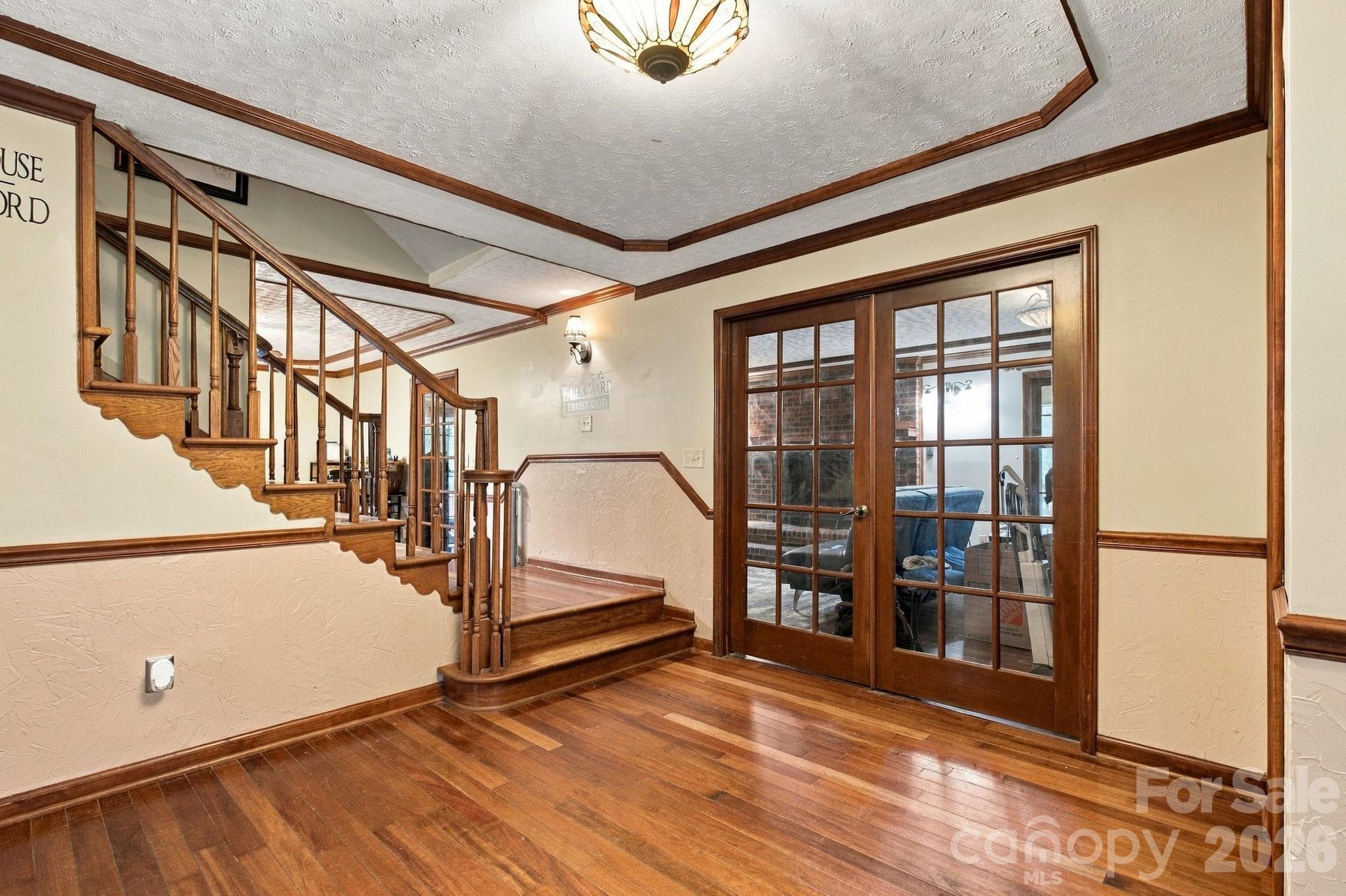 Entryway to this expansive home. - 1345 Shirebourn None, Hickory