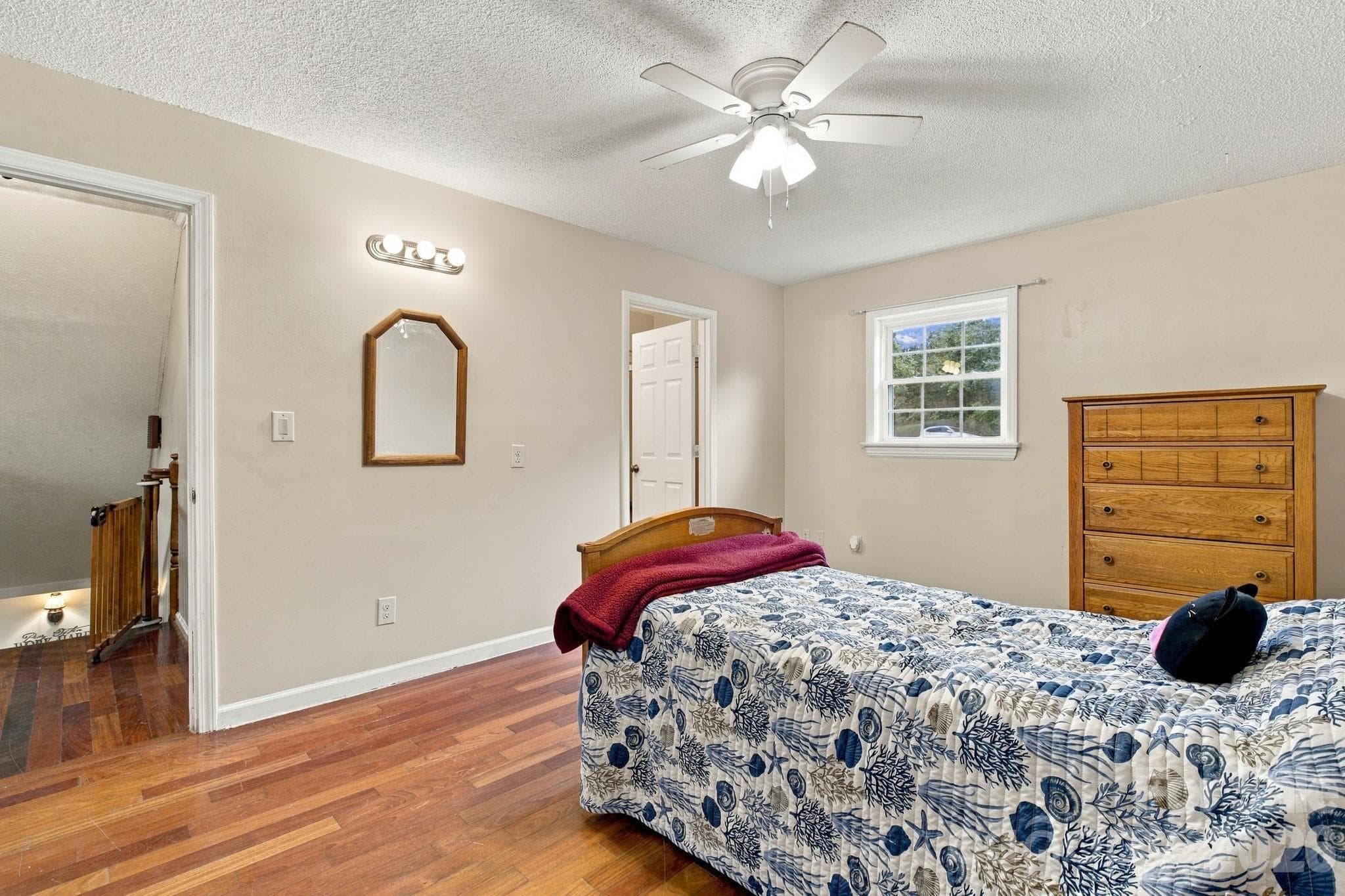 Bedroom 2 with attached full bath - 1345 Shirebourn None, Hickory