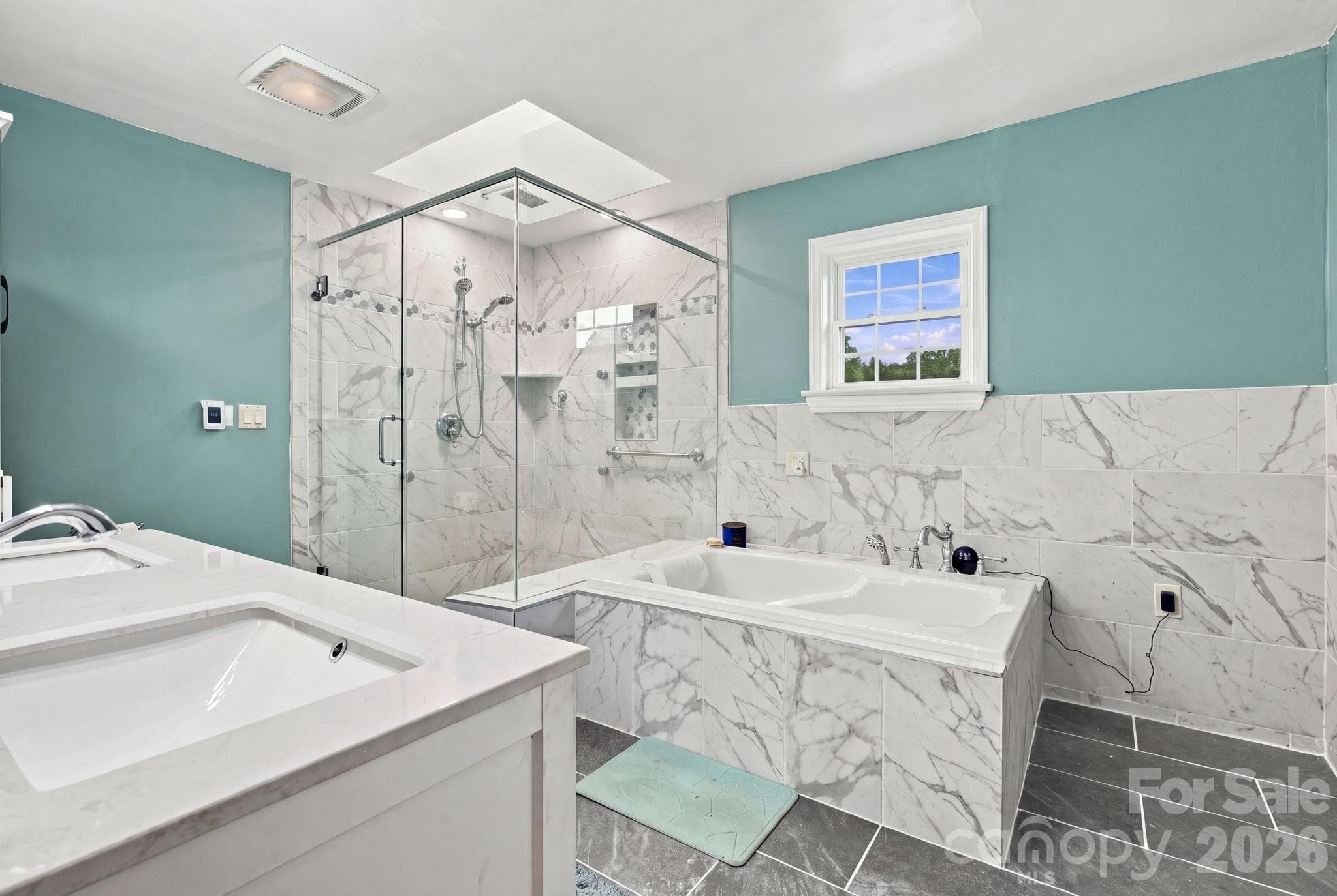 Primary bath - 1345 Shirebourn None, Hickory