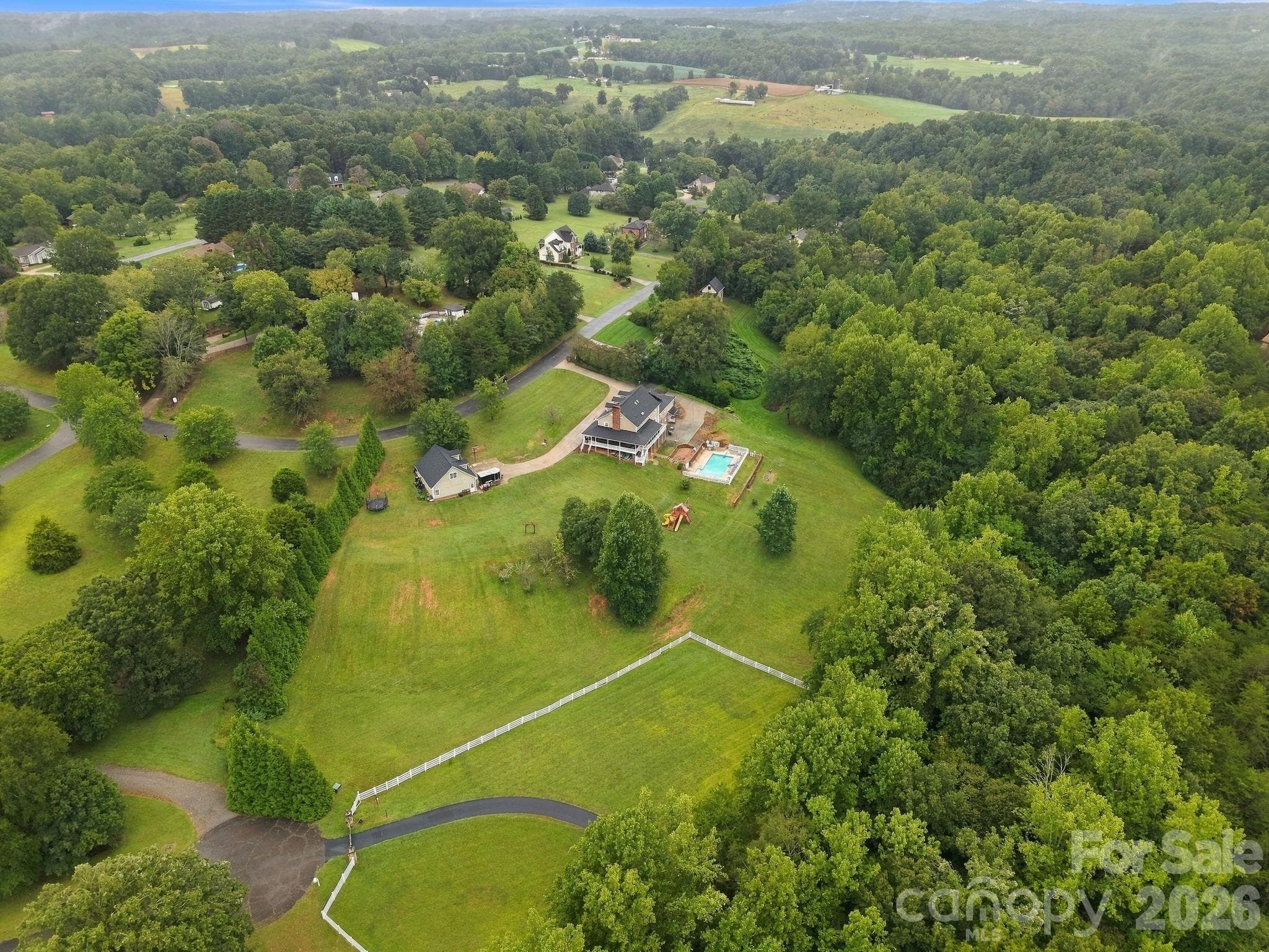 Single Family Residence at 1345 Shirebourn None, Hickory, photo 43 of 48