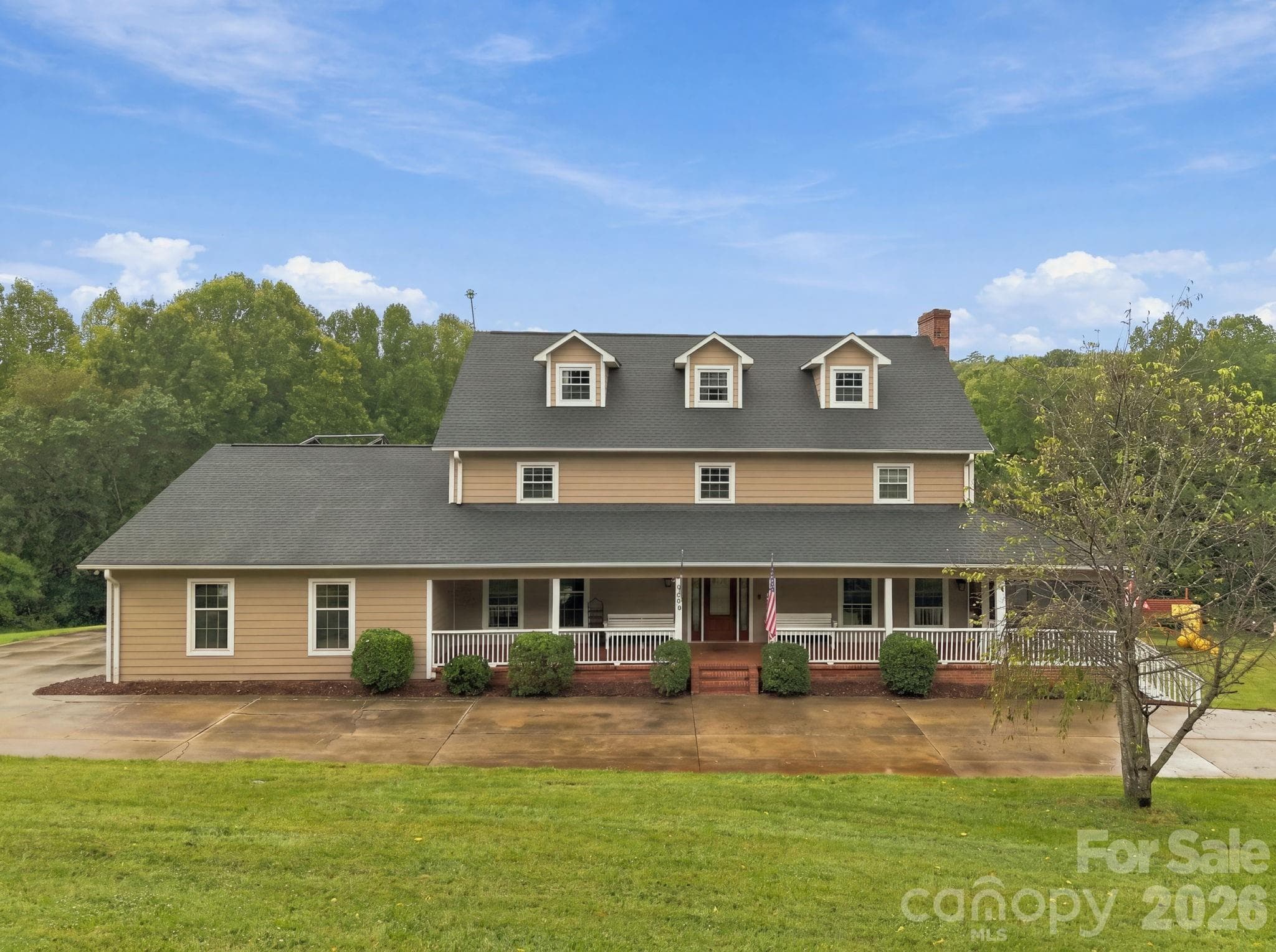 Single Family Residence at 1345 Shirebourn None, Hickory, photo 44 of 48