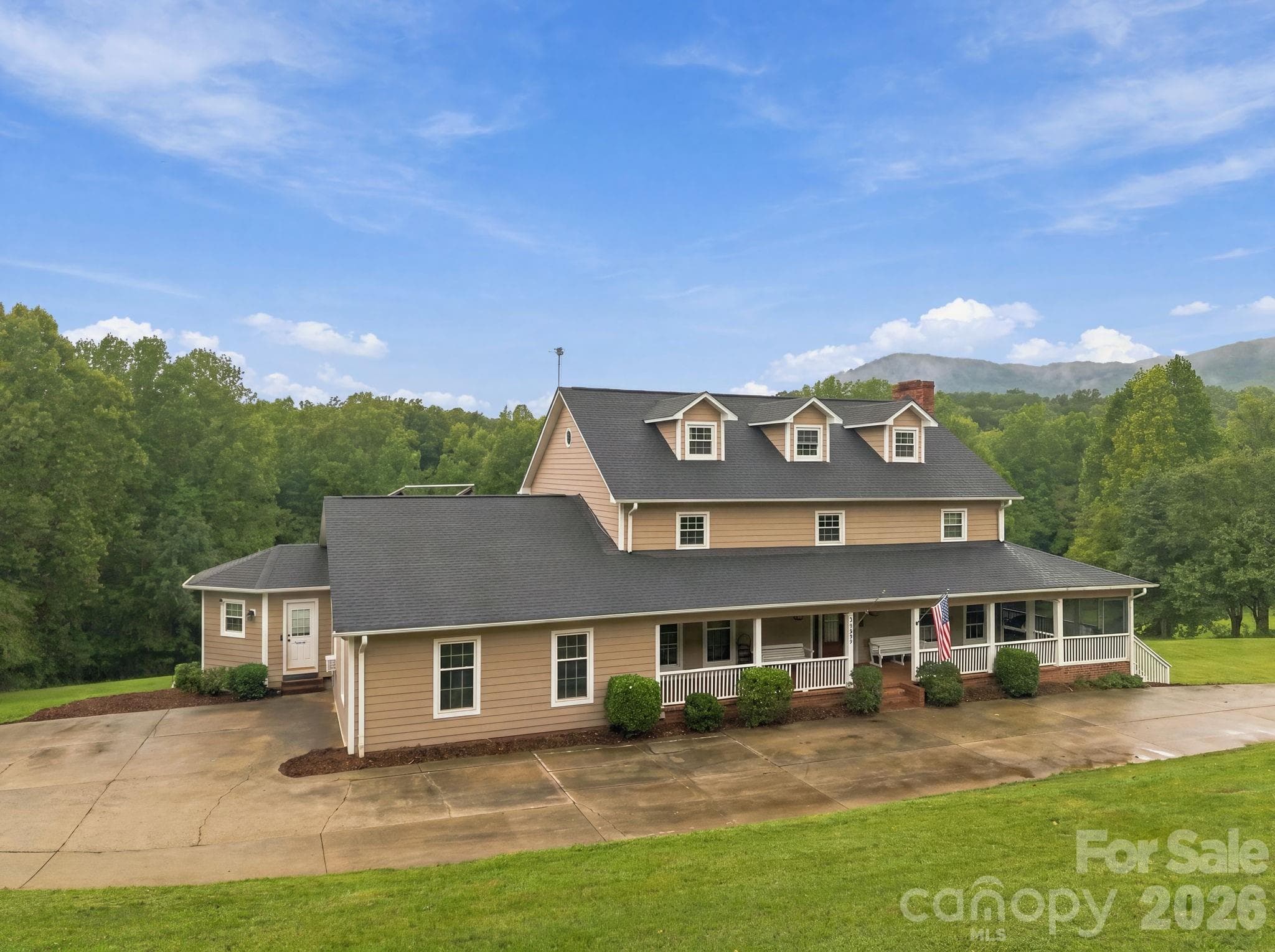 Single Family Residence at 1345 Shirebourn None, Hickory, photo 45 of 48