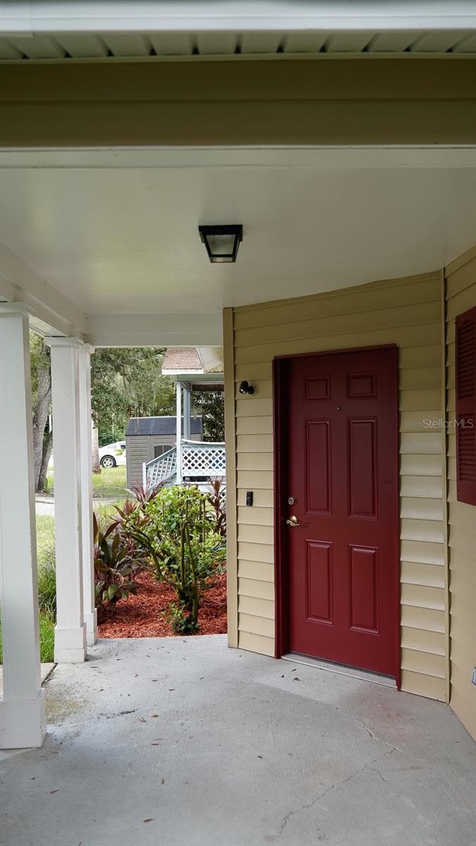 Single Family Residence at 3113 GORDON CT, TAMPA, photo 9 of 45