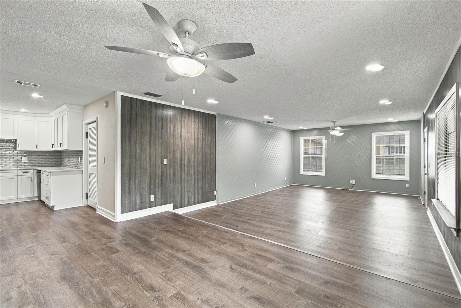 Duplex at 2801 BURTS AVE, TAMPA, photo 6 of 53