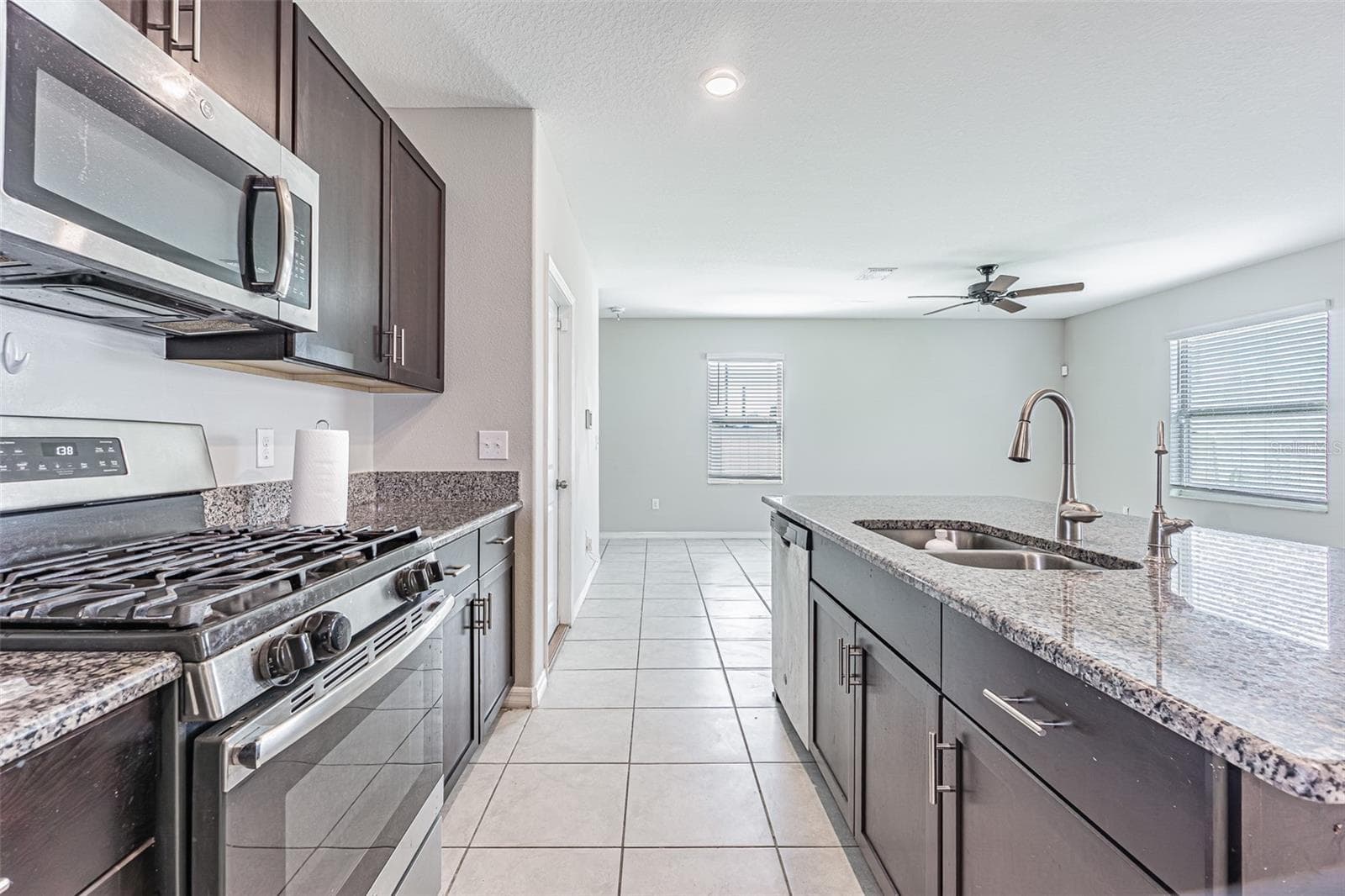 Single Family Residence at 5102 DANDELION ST, APOLLO BEACH, photo 10 of 35