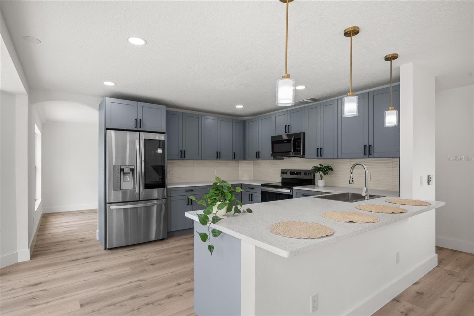 Single Family Residence at 10224 MERRIMAC MANOR DR, RIVERVIEW, photo 5 of 39