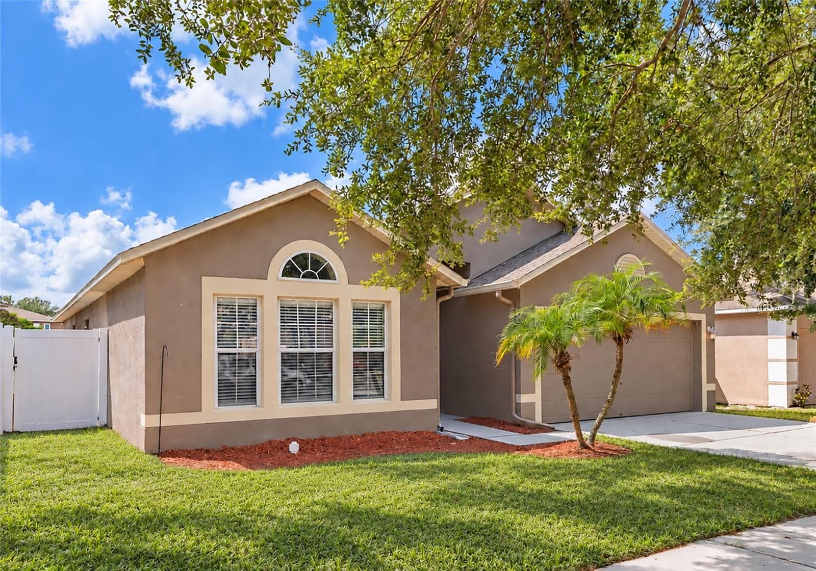 10919 BANYAN WOOD WAY