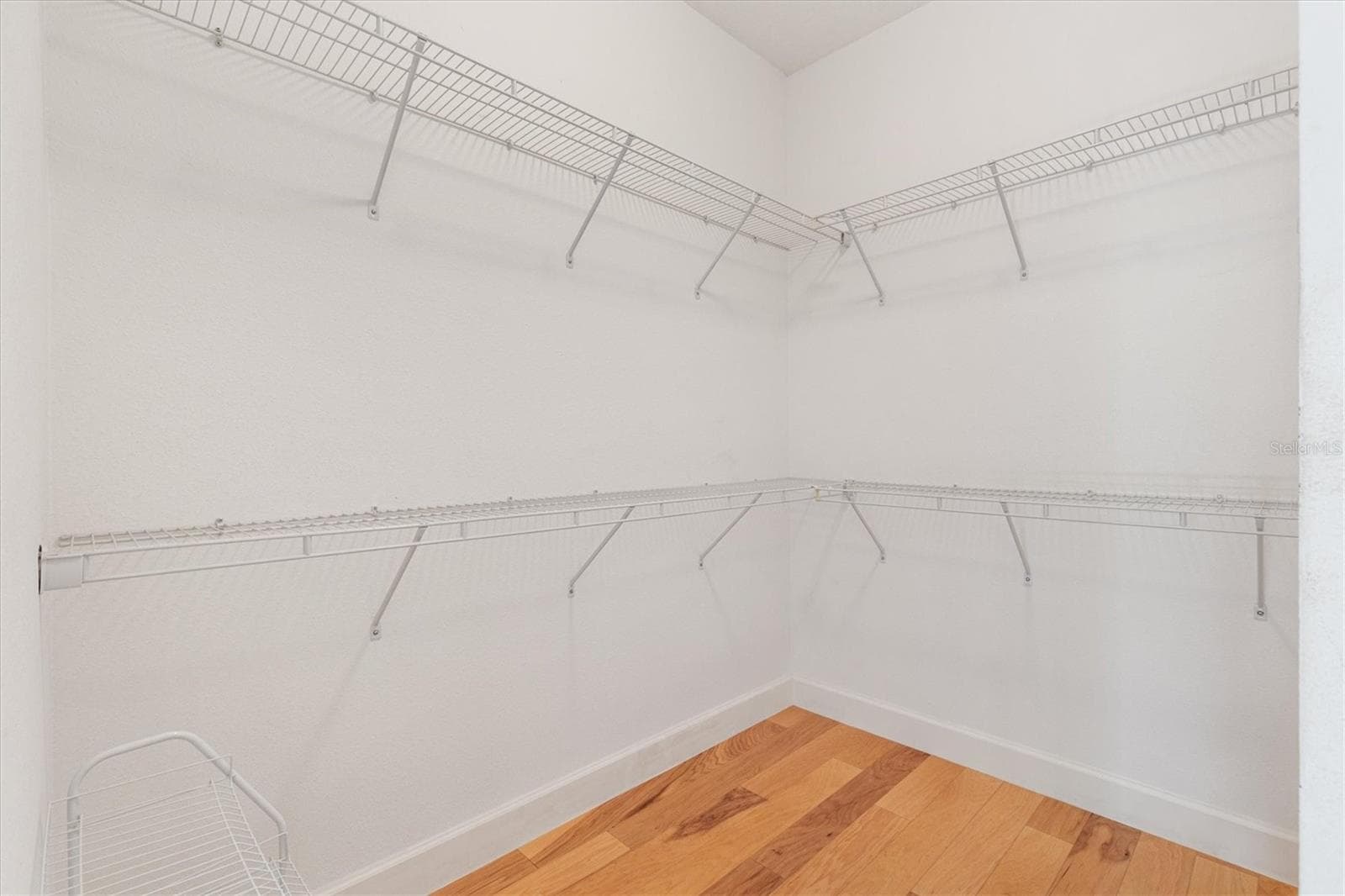 WALK-IN CLOSET - 1025 WINNSBORO DR, THE VILLAGES