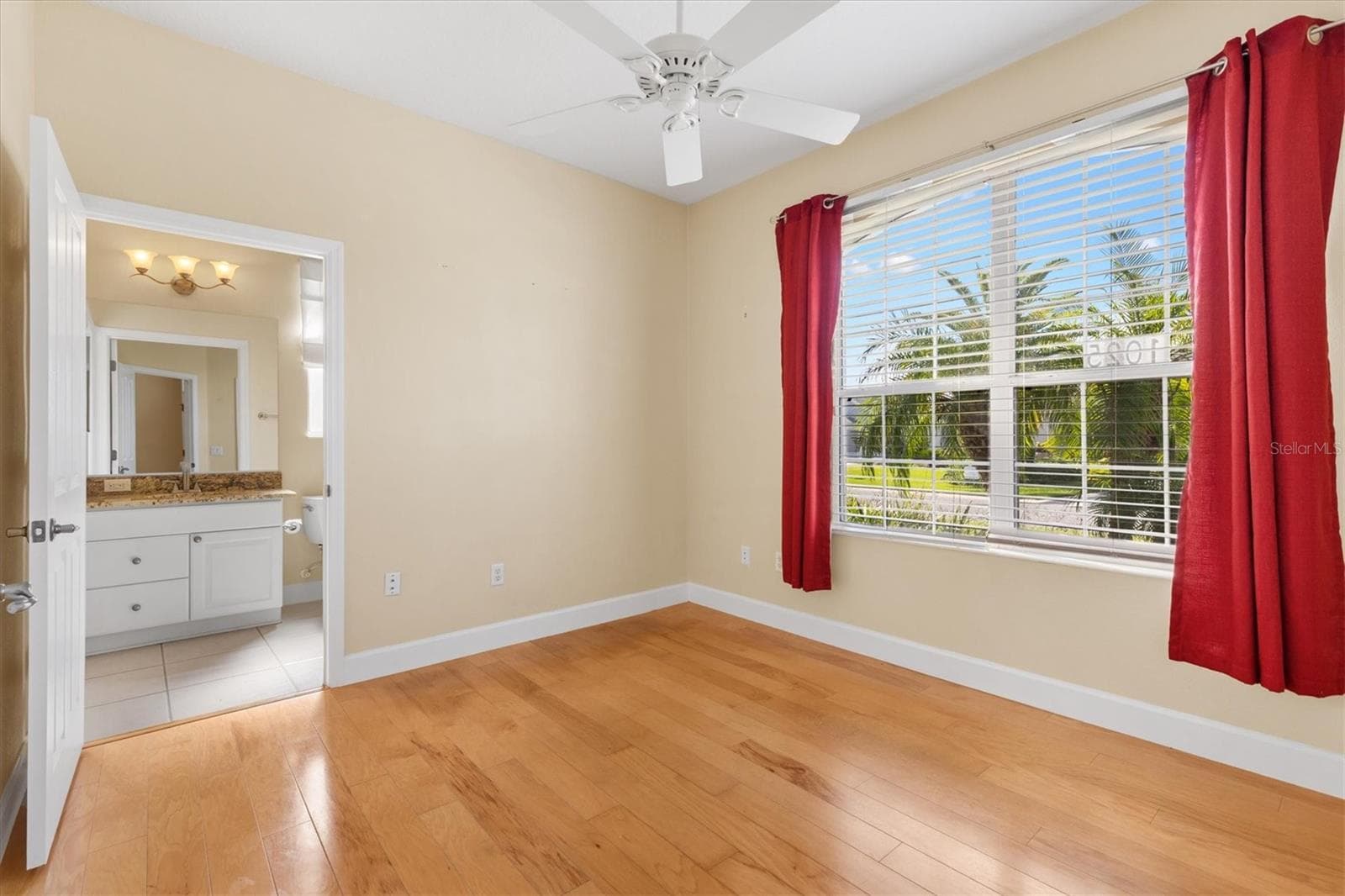 FRONT GUEST BEDROOM - 1025 WINNSBORO DR, THE VILLAGES