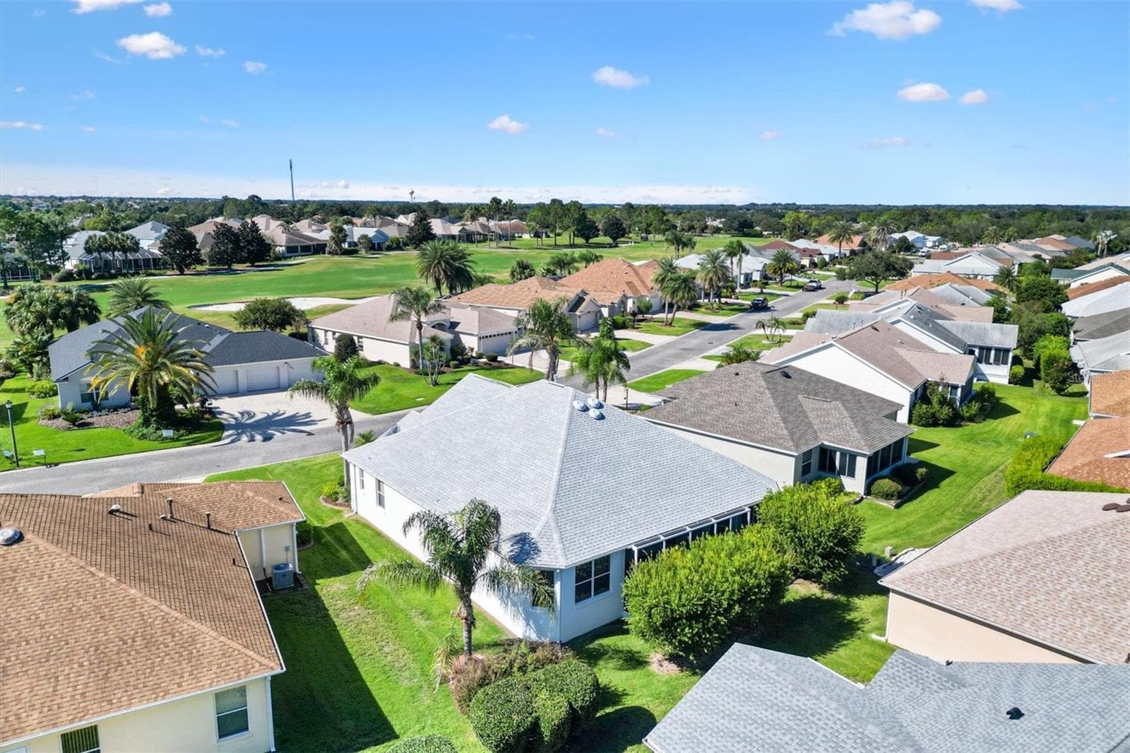 CLOSE TO GOLF COURSES - 1025 WINNSBORO DR, THE VILLAGES