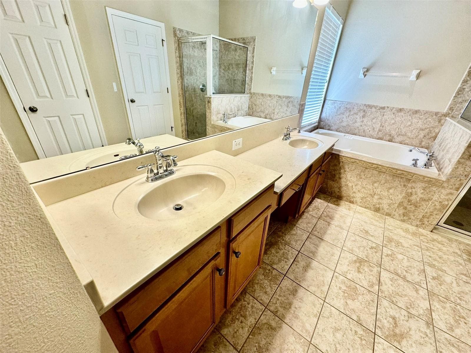 Single Family Residence at 12348 SILTON PEACE DR, RIVERVIEW, photo 13 of 56