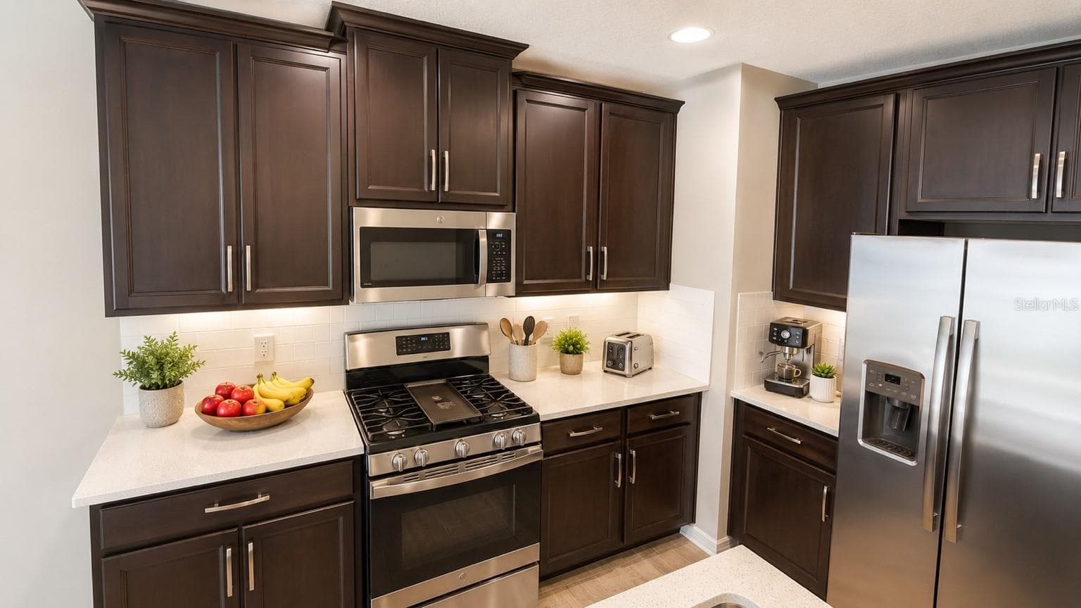Townhouse at 302 CEDAR BARK LN, SANFORD, photo 4 of 30