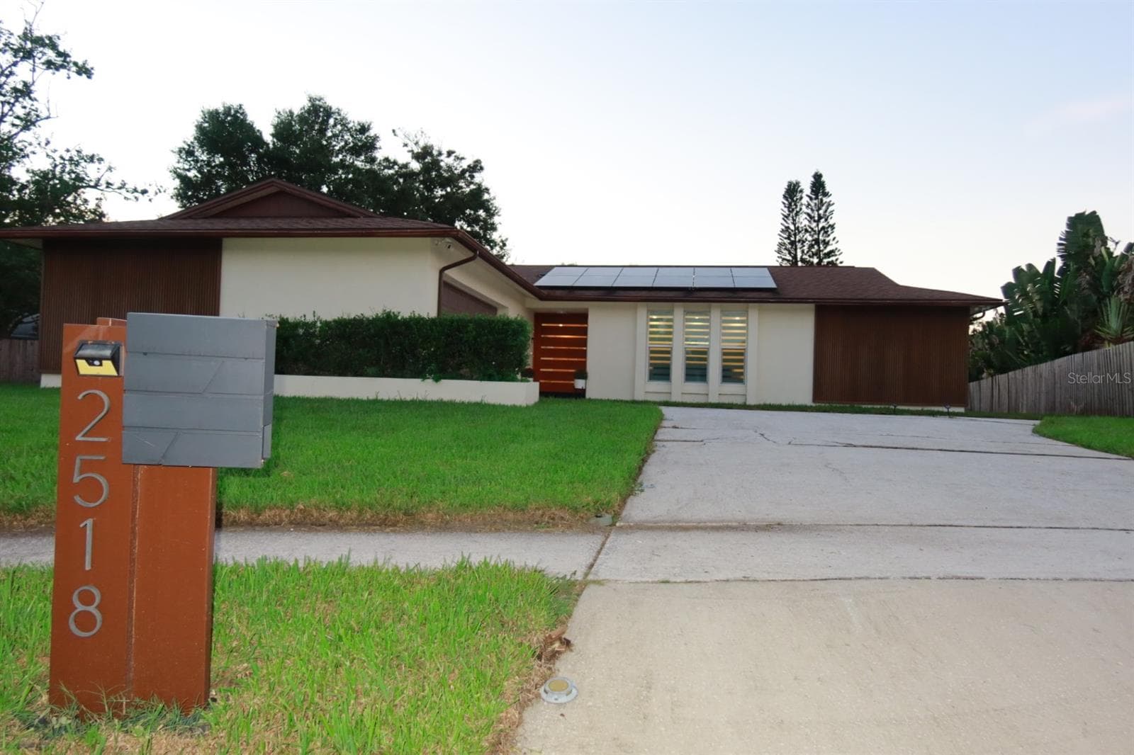2518 HICKORY CT