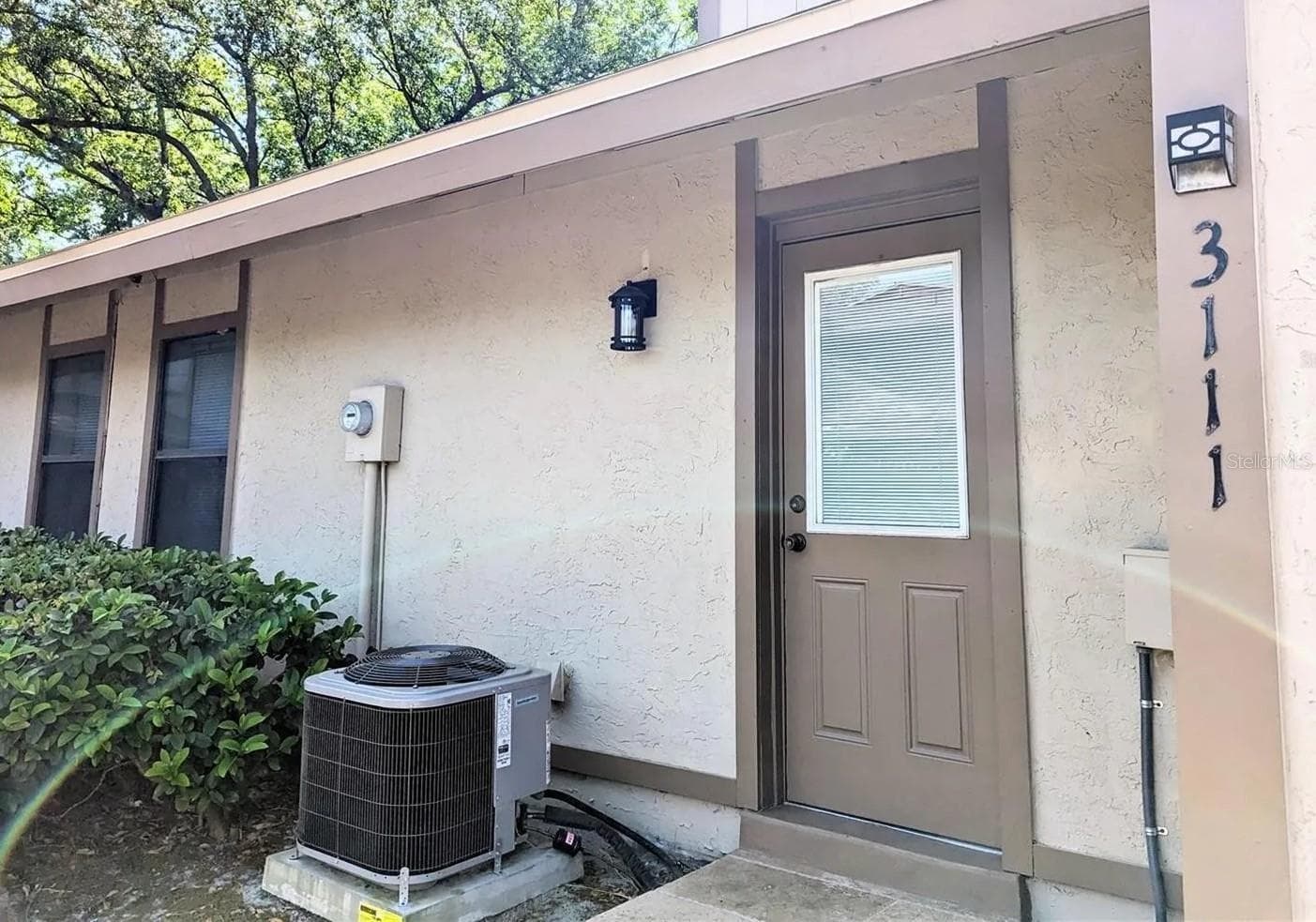 Townhouse at 3111 CREEKGLEN CT, BRANDON, photo 2 of 14