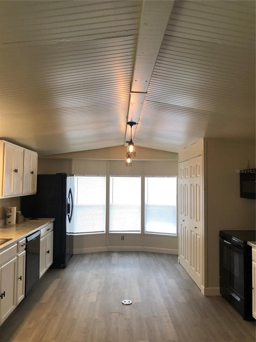 Manufactured Home at 5304 CROTON ST, ZEPHYRHILLS, photo 10 of 32