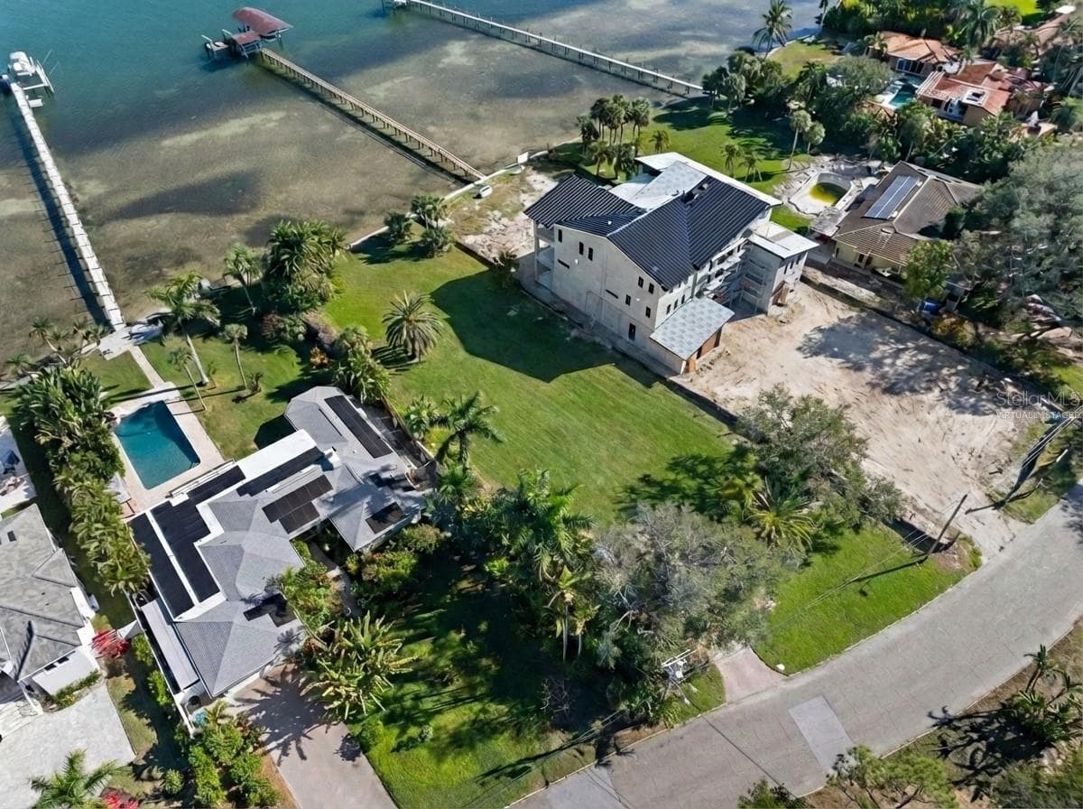 Virtually Staged Lawn - 6100 BAHAMA SHORES DR S, ST PETERSBURG