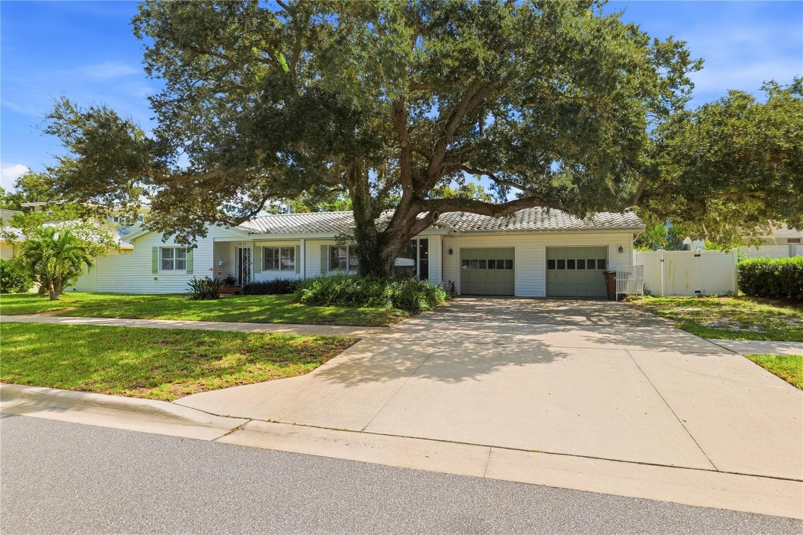 Single Family Residence at 1361 PINELLAS RD, BELLEAIR, photo 45 of 61