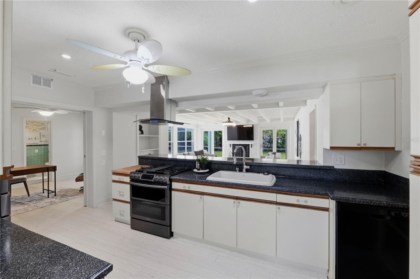 Single Family Residence at 1361 PINELLAS RD, BELLEAIR, photo 23 of 61