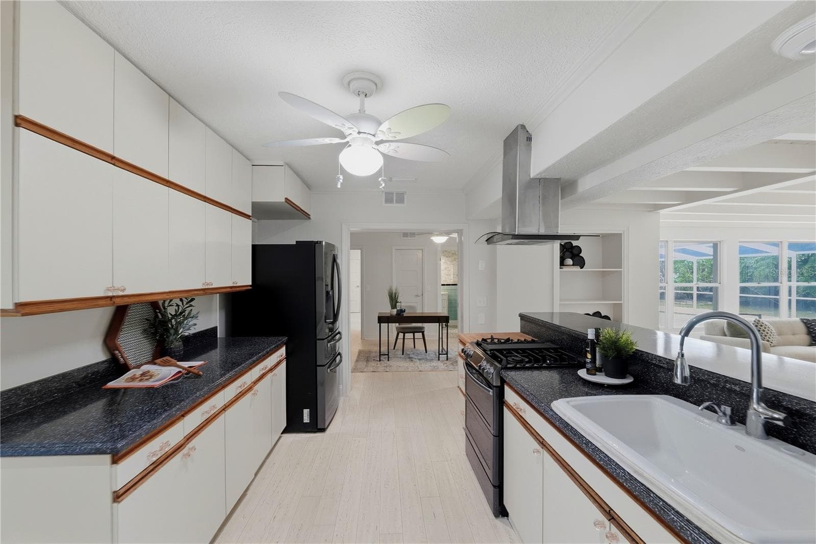 Single Family Residence at 1361 PINELLAS RD, BELLEAIR, photo 22 of 61