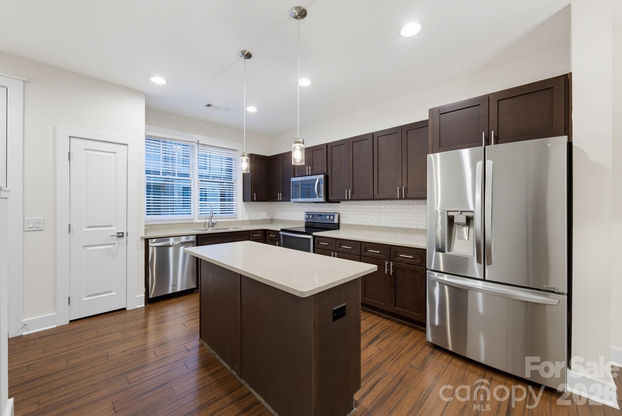 Condominium at 317 E Tremont Avenue, Charlotte, photo 6 of 36