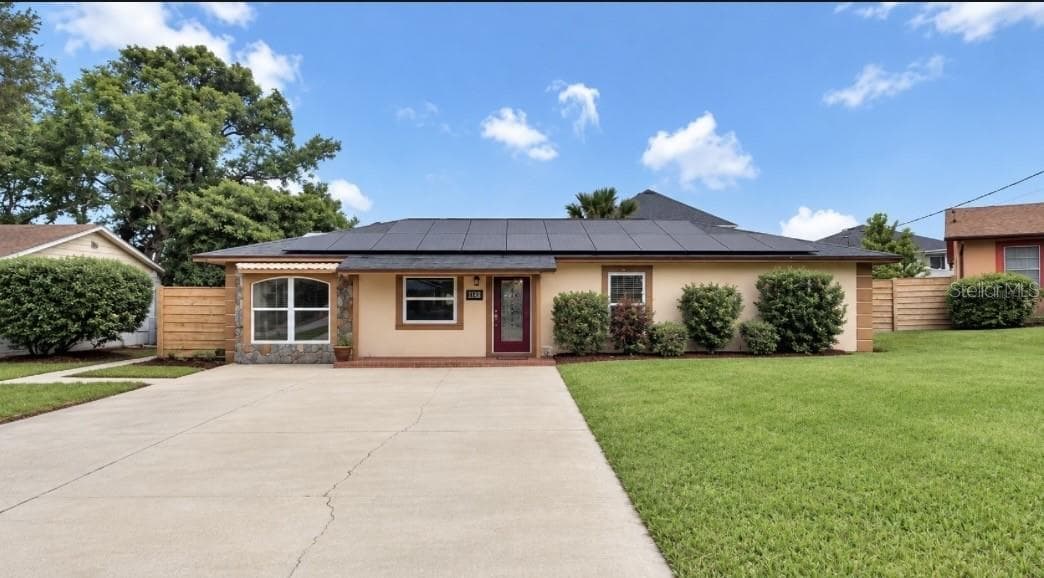 1426 ELLEN LN