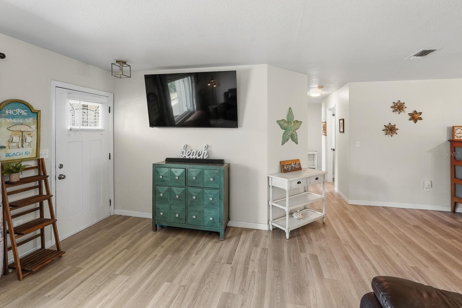 Single Family Residence at 18663 KERRVILLE CIR, PORT CHARLOTTE, photo 7 of 49