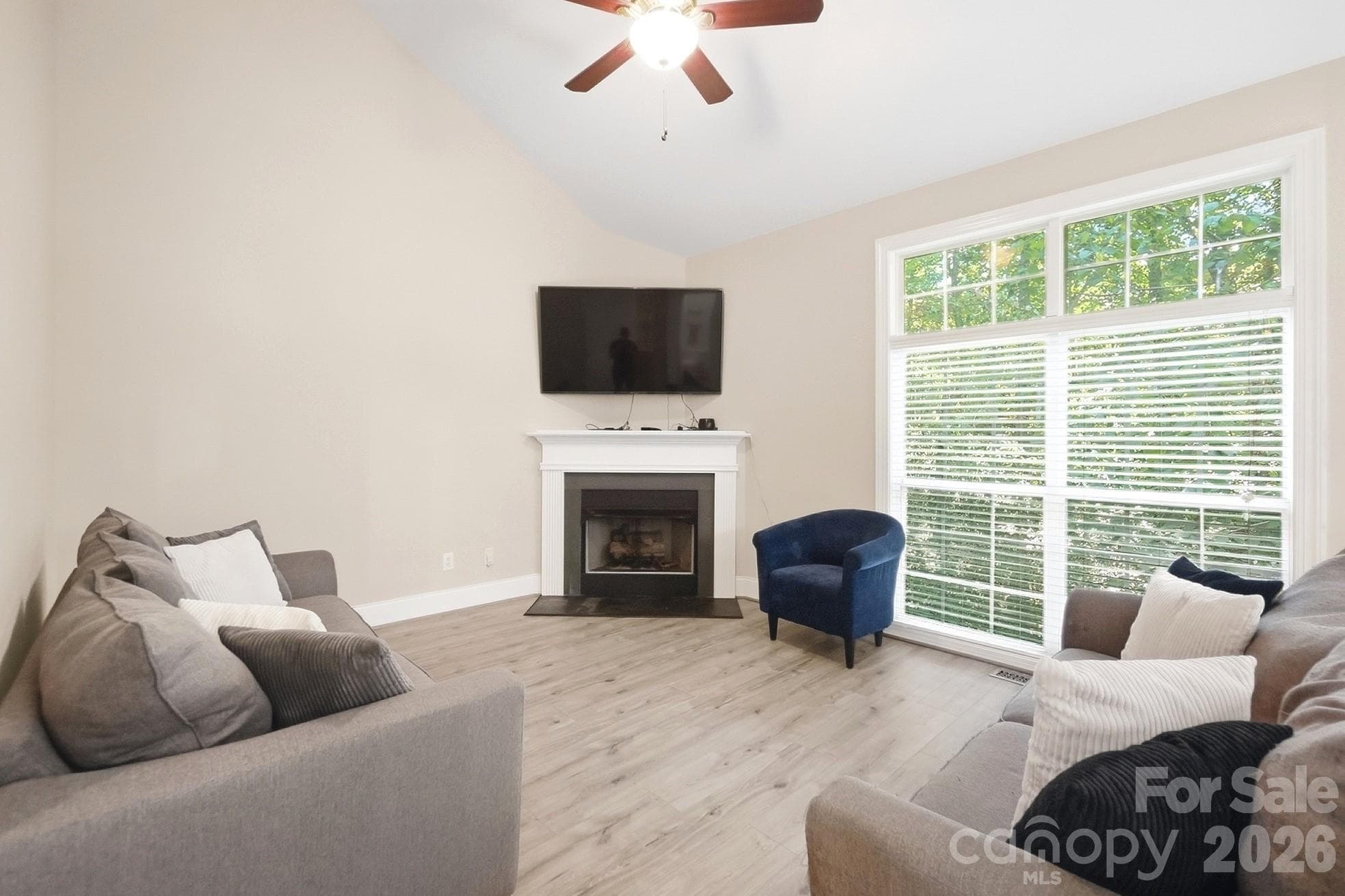Single Family Residence at 14010 Wild Elm Road, Charlotte, photo 3 of 40