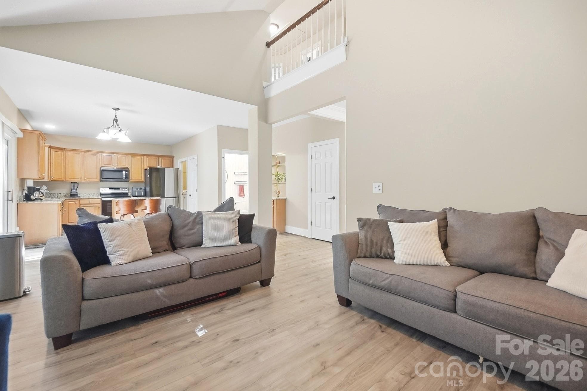 Single Family Residence at 14010 Wild Elm Road, Charlotte, photo 4 of 40