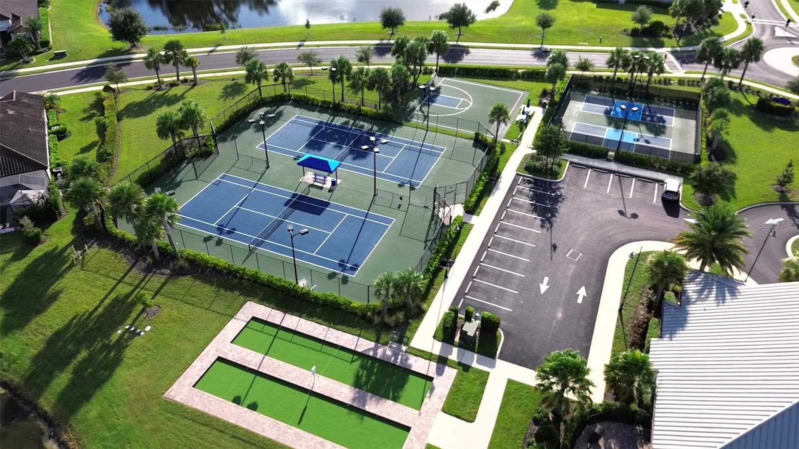 Polo Run tennis court and bocce - 17635 POLO TRL, BRADENTON