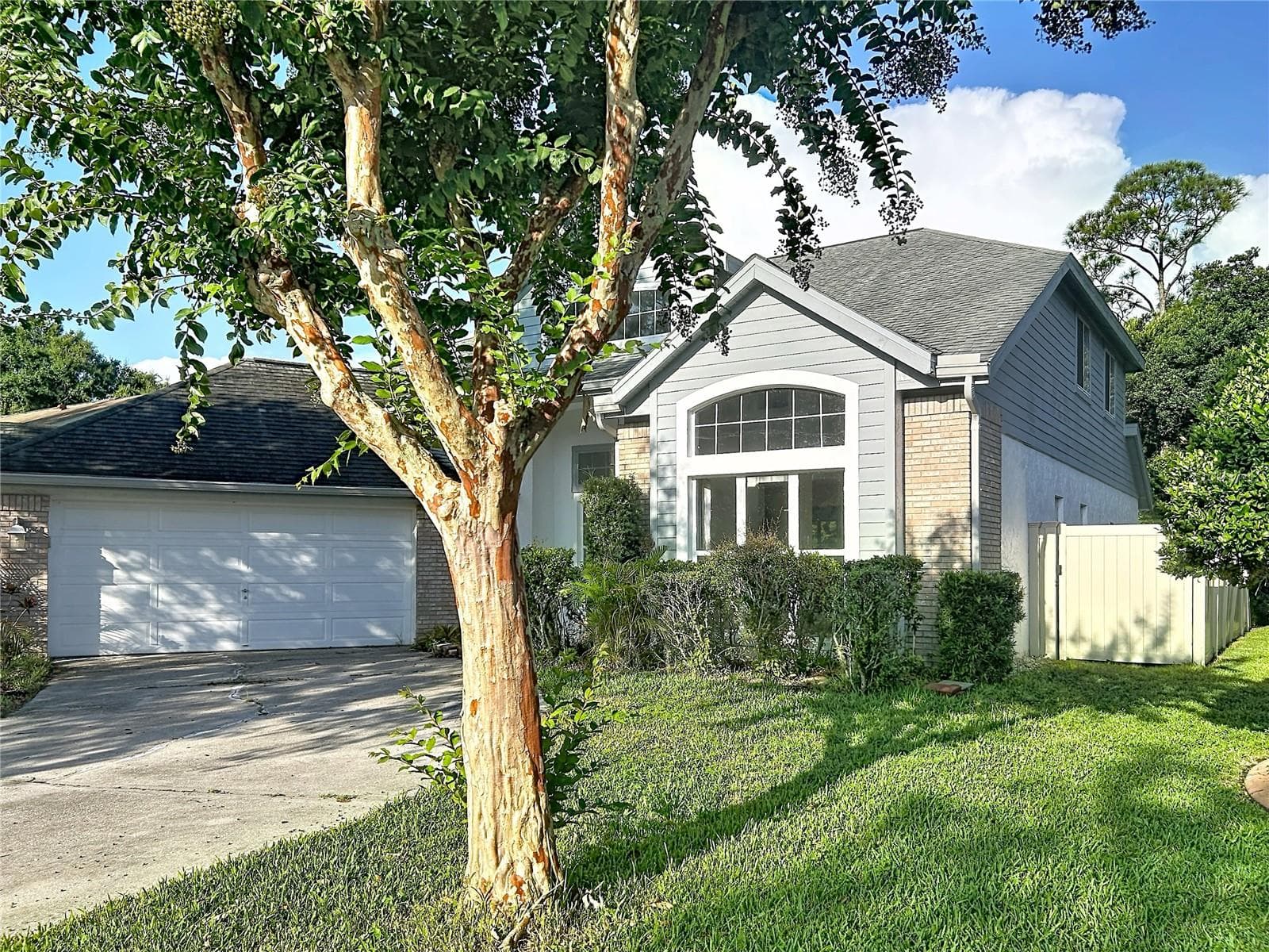 Single Family Residence at 9122 ROCKROSE DR, TAMPA, photo 3 of 32