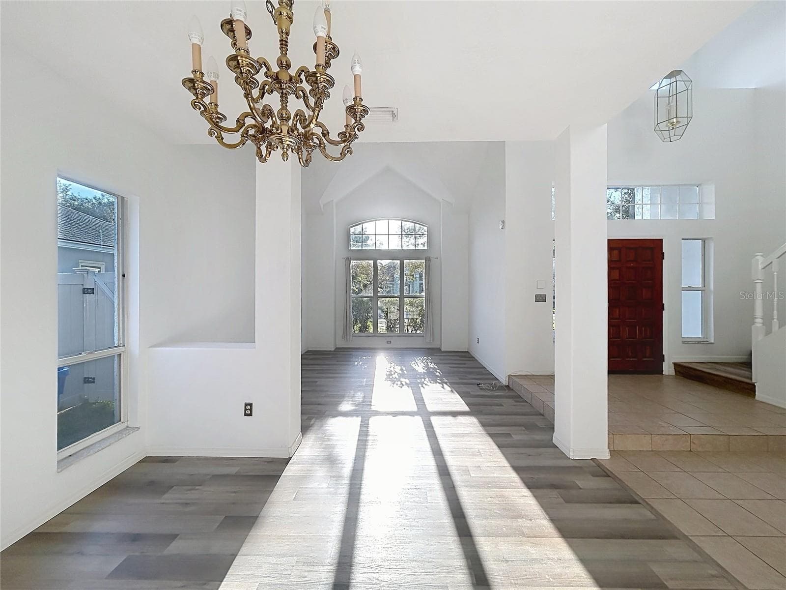 Single Family Residence at 9122 ROCKROSE DR, TAMPA, photo 6 of 32