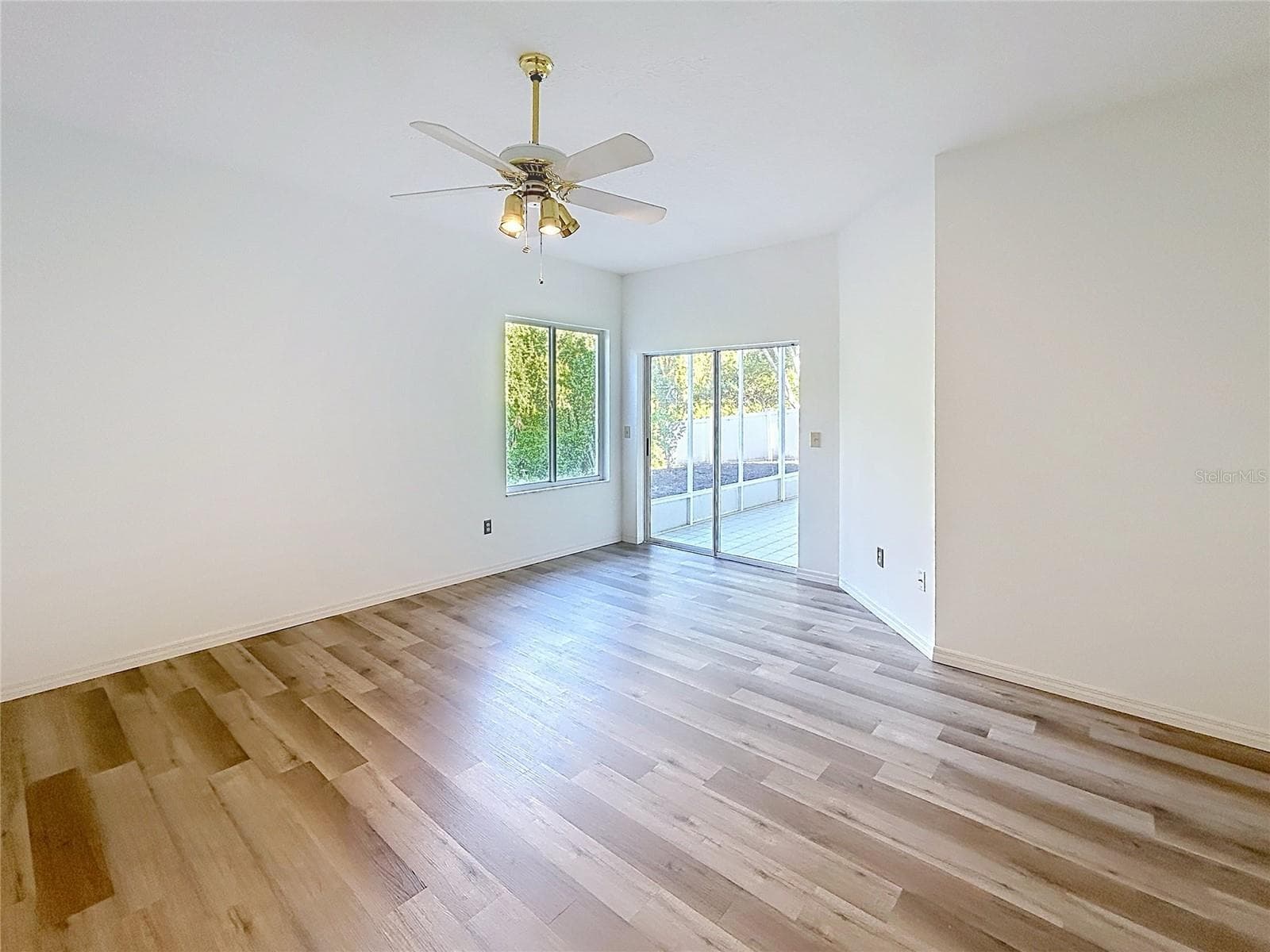 Single Family Residence at 9122 ROCKROSE DR, TAMPA, photo 13 of 32