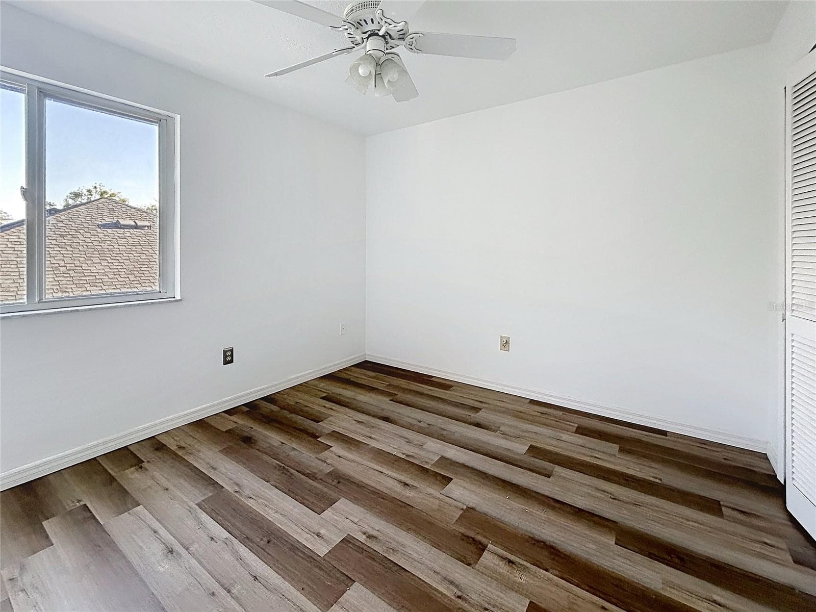 Single Family Residence at 9122 ROCKROSE DR, TAMPA, photo 16 of 32