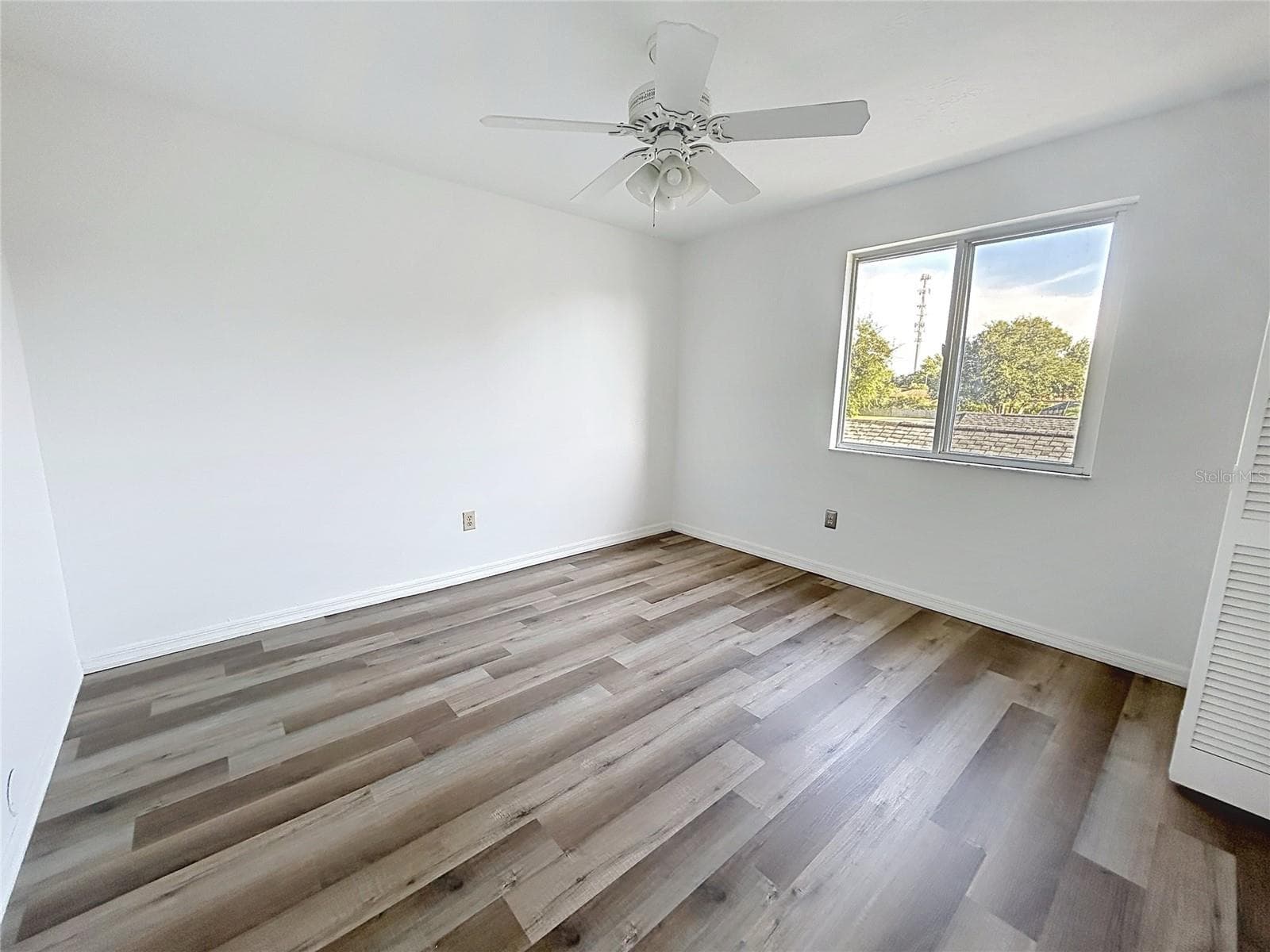 Single Family Residence at 9122 ROCKROSE DR, TAMPA, photo 17 of 32