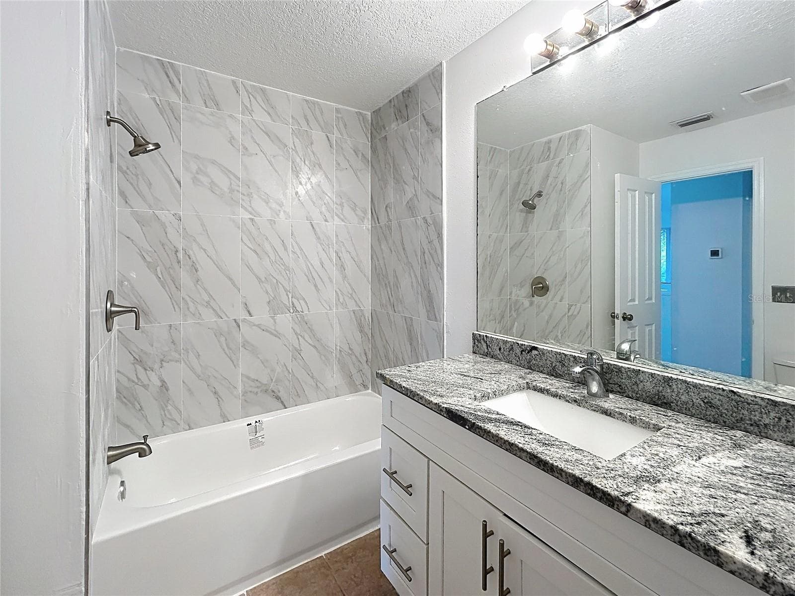Single Family Residence at 9122 ROCKROSE DR, TAMPA, photo 21 of 32