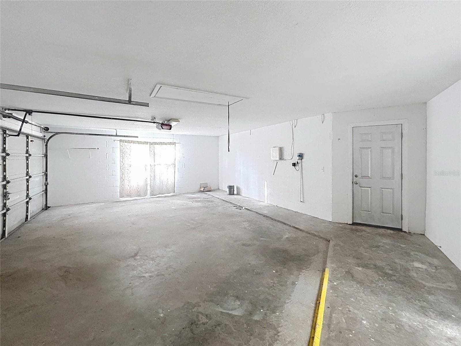 Single Family Residence at 9122 ROCKROSE DR, TAMPA, photo 25 of 32