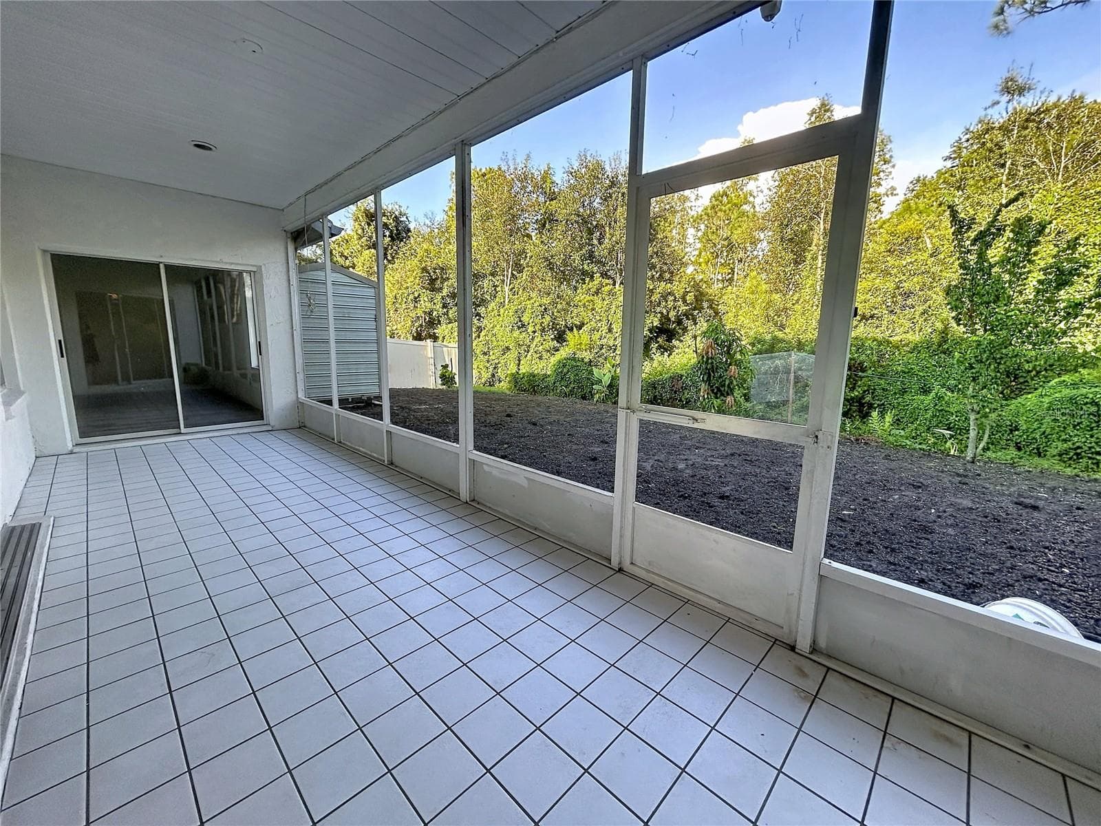 Single Family Residence at 9122 ROCKROSE DR, TAMPA, photo 27 of 32