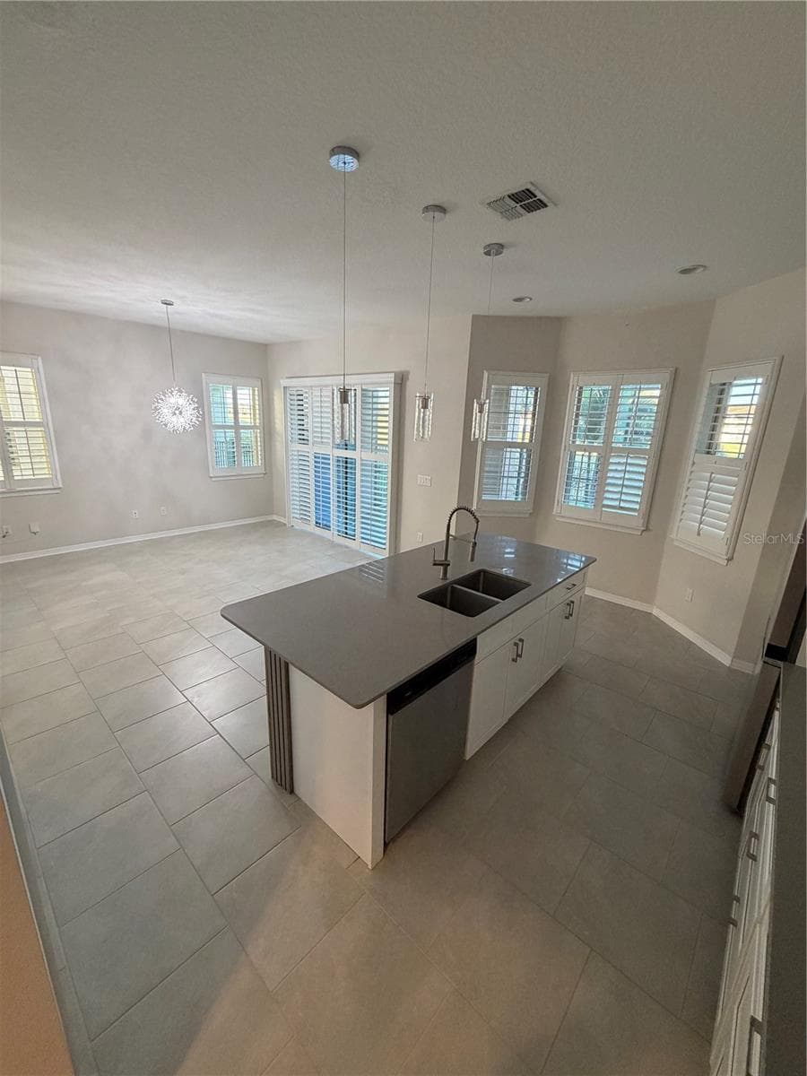 Single Family Residence at 13183 WOODFORD ST, ORLANDO, photo 8 of 37