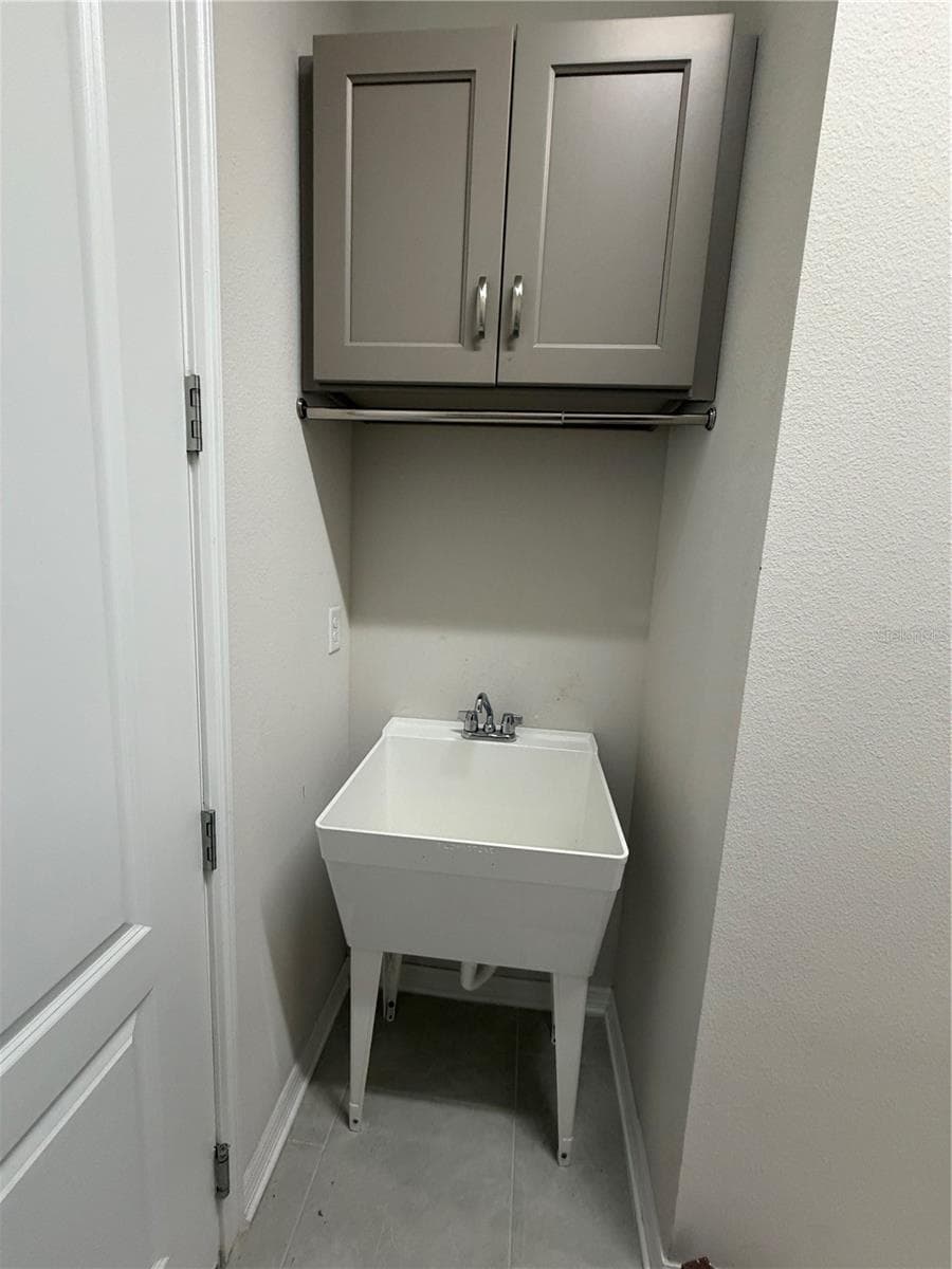 Single Family Residence at 13183 WOODFORD ST, ORLANDO, photo 17 of 37