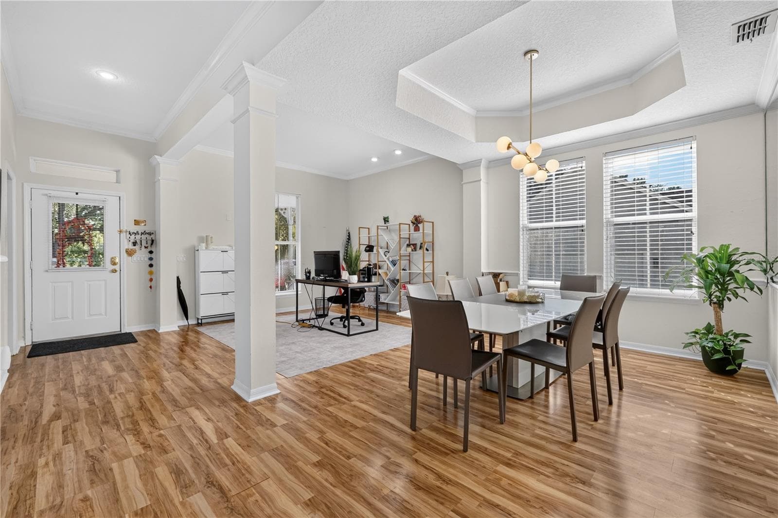 Single Family Residence at 902 WATERSIDE DR, CELEBRATION, photo 6 of 52