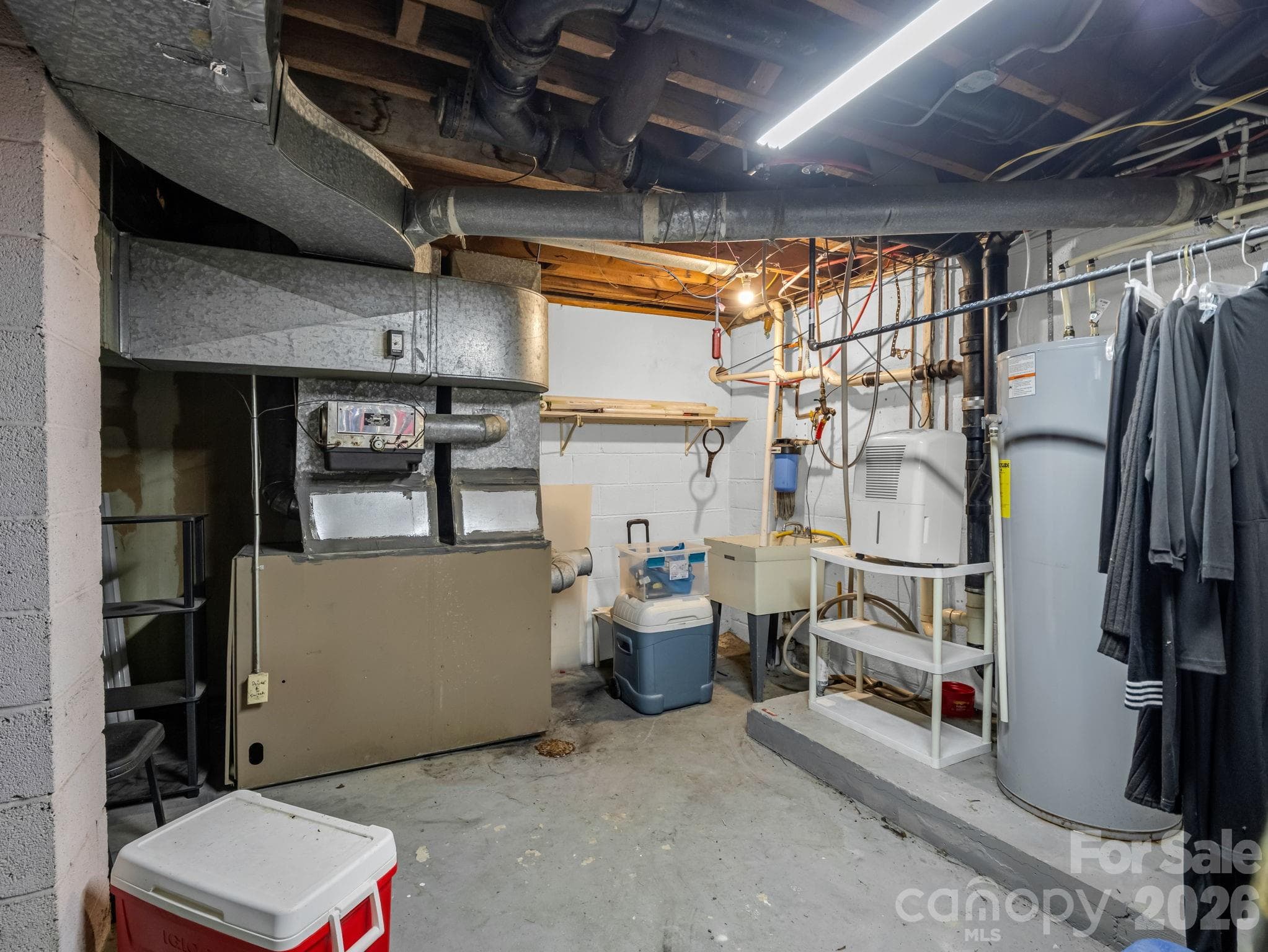 Bassement - 48 Roberts Cove Road, Weaverville